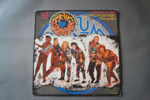 Drum Theatre Living in the Past (Vinyl Maxi Single)