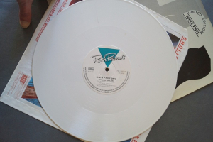 DJ´s Factory A View to a Kill (White Vinyl Maxi Single)
