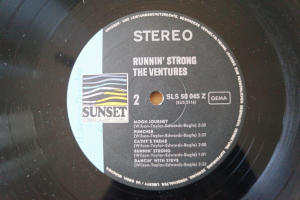Ventures Runnin strong (Vinyl LP)
