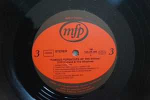 Cliff Richard / The Shadows Famous Popgroups of the 60s Vol. 2 (Vinyl 2LP)