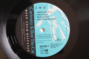 Curiosity Killed the Cat Keep Your Distance (Vinyl LP)