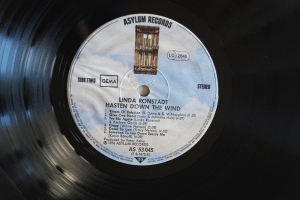 Linda Ronstadt Hasten down the Wind (Vinyl LP)