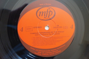 Cliff Richard / The Shadows Famous Popgroups of the 60s (Vinyl 2LP)